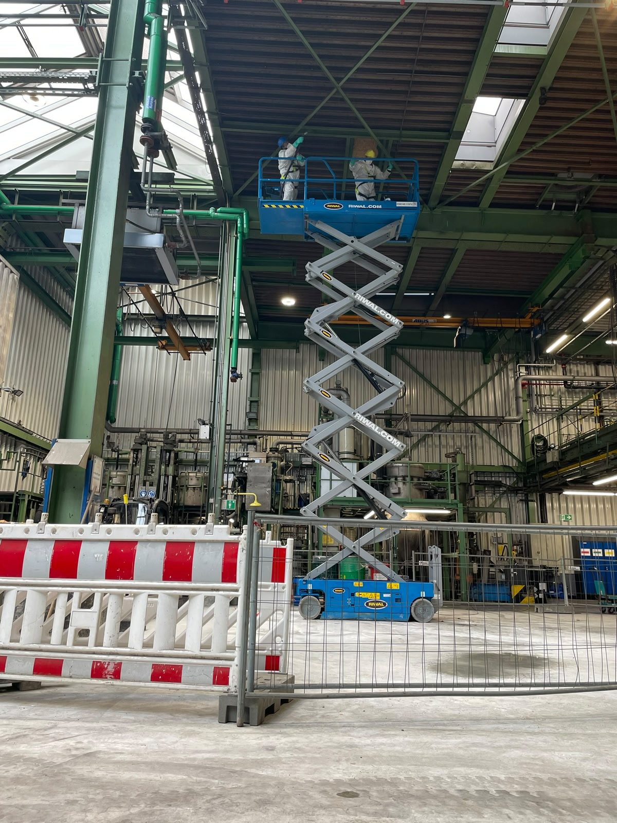 Hallenreinigung – A-Z Dienstleistungen GmbH
